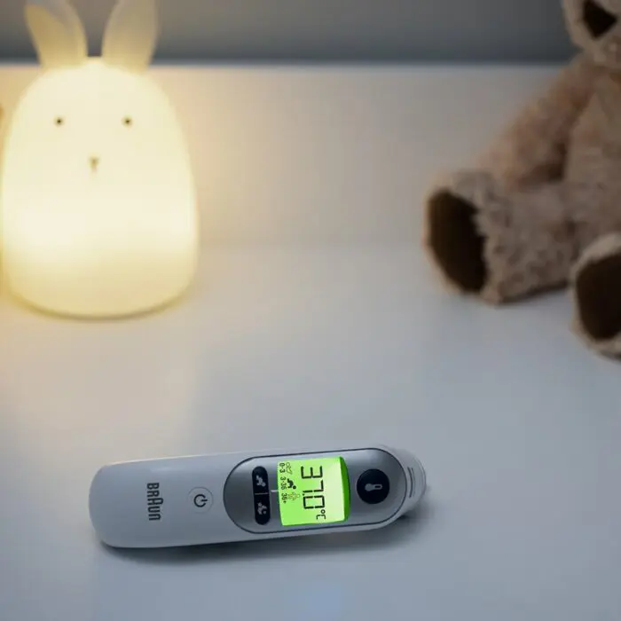 BRAUN ThermoScan 7+ IRT6525 ušný teplomer so systémom "AGE Precision", s osvetlením