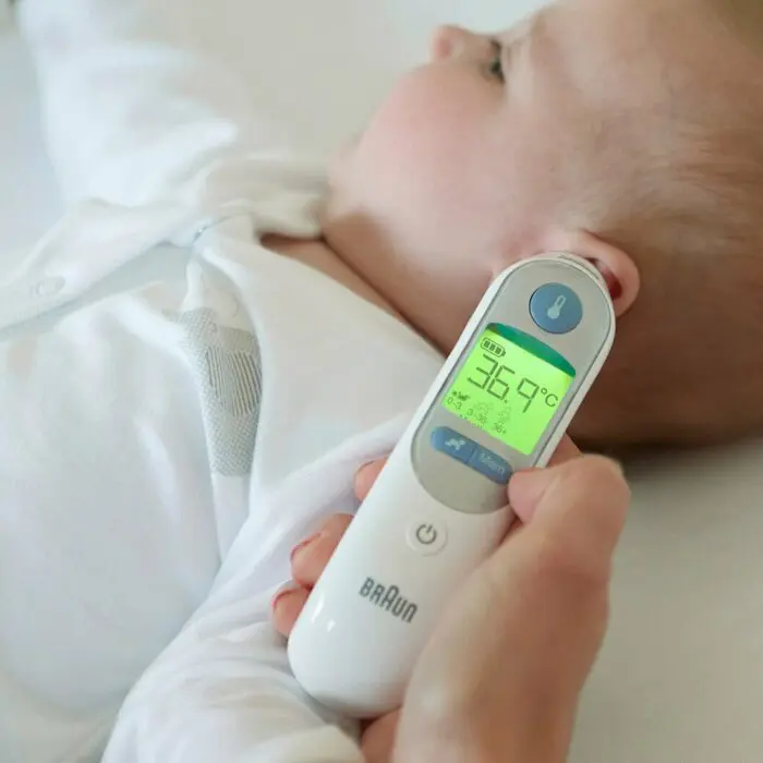 BRAUN ThermoScan 7 IRT6520 ušný teplomer so systémom "AGE Precision", biely